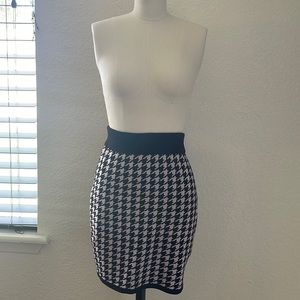 Light Pink and Black Fitted Skirt